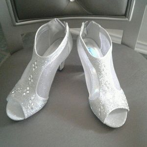 Pierre Dumas size 7 dressy ankle boot shoes